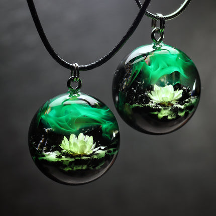 Collection image for: Flower pendant