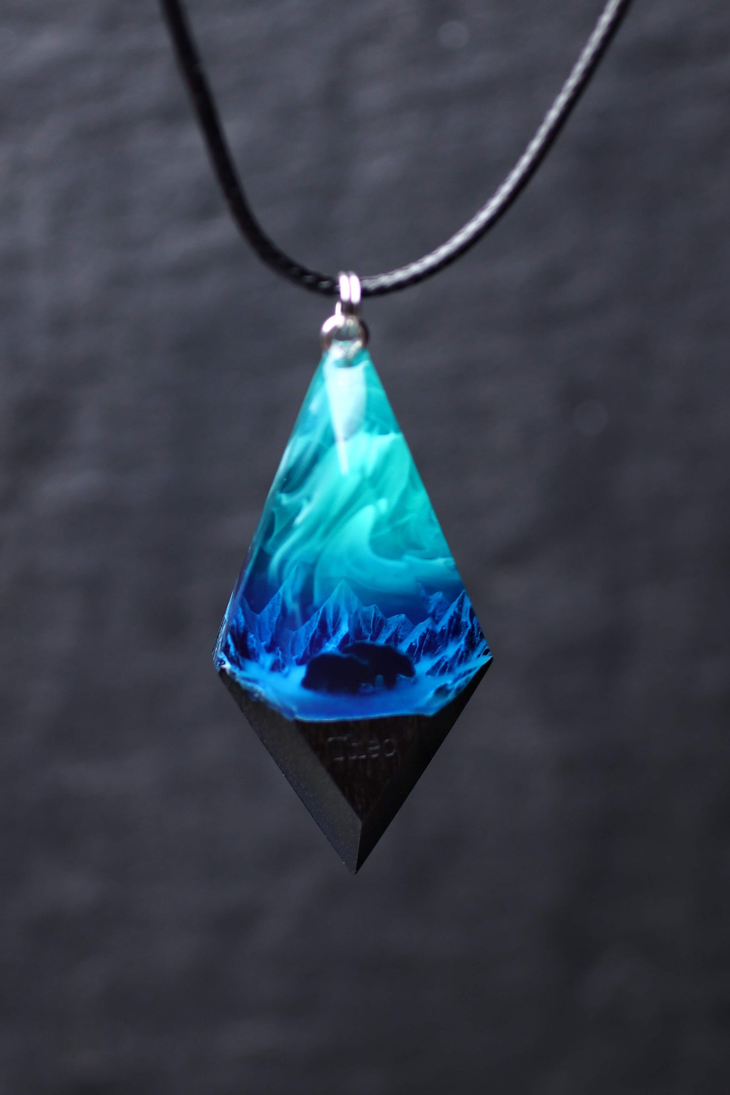 Mountain Panorama Northern lights pendant