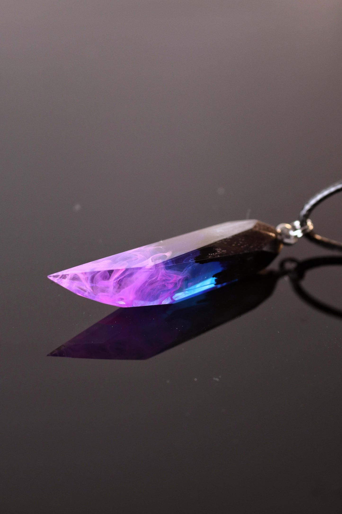 Nighfall light Fang Faceted pendant