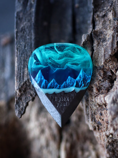 Epoxy resin and wood Northern lights Mountain guitar pick