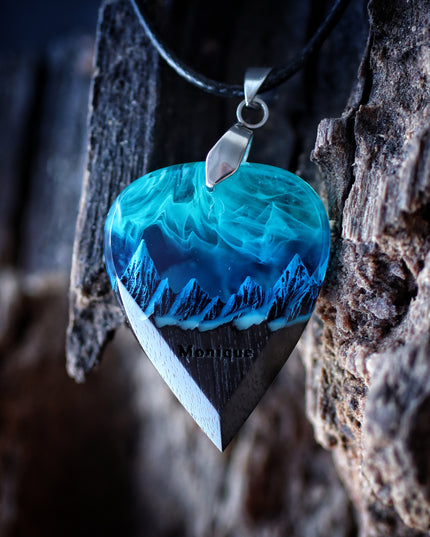 Epoxy resin and wood Northern lights Mountain guitar pick