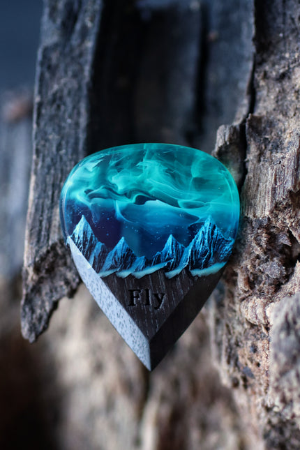 Epoxy resin and wood Northern lights Mountain guitar pick