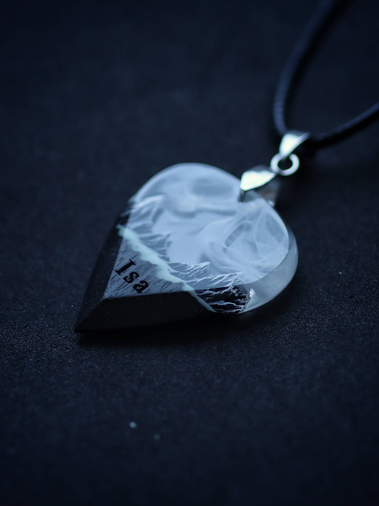 White Mountain guitar pick