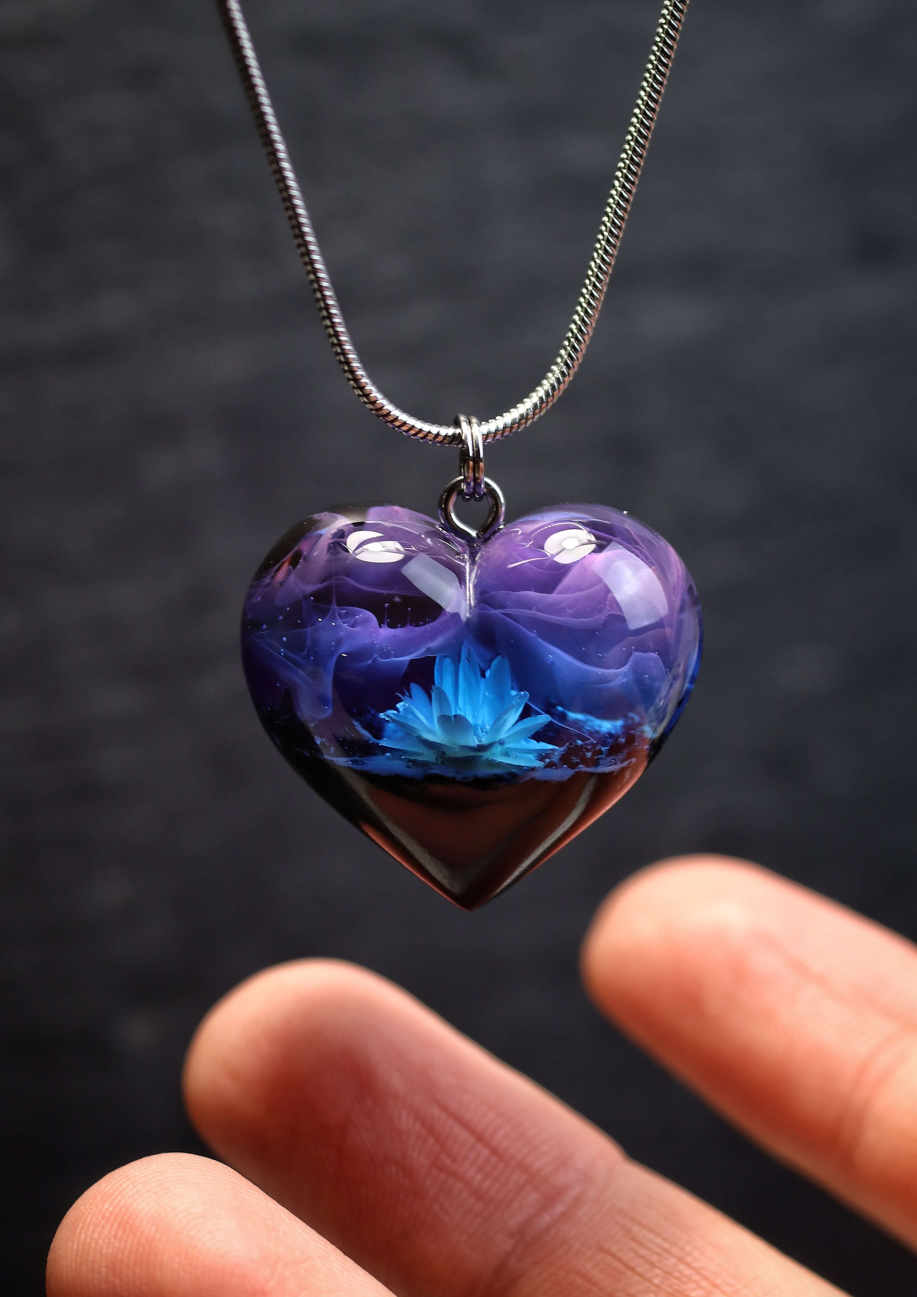 Nightfall Glixia flower Heart pendant – Woodmade.Wonderwood