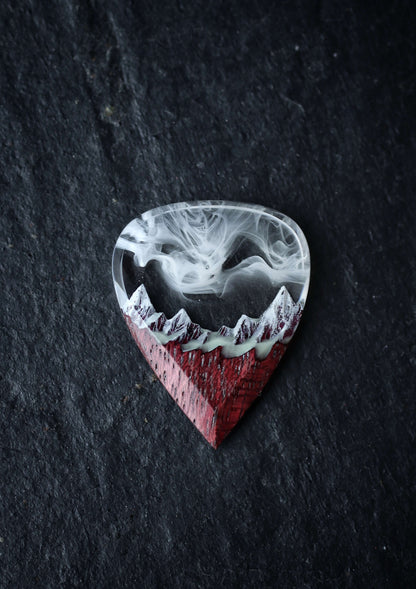 Amaranth White Mountain guitar pick