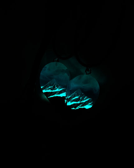 Epoxy resin and wood Couple heart Northern lights Mountain pendant Flat