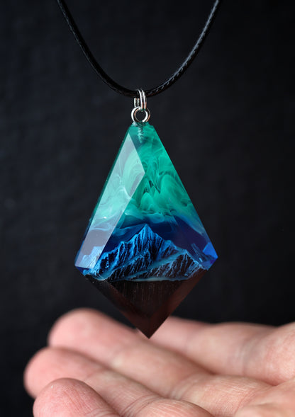 Epoxy resin and wood Mountain Northern lights Rhombus pendant