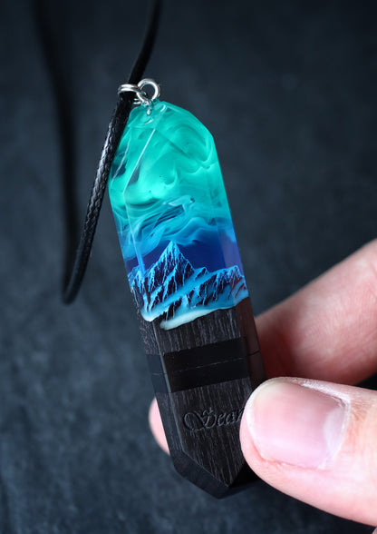 Epoxy resin and wood Northern lights Mountain USB