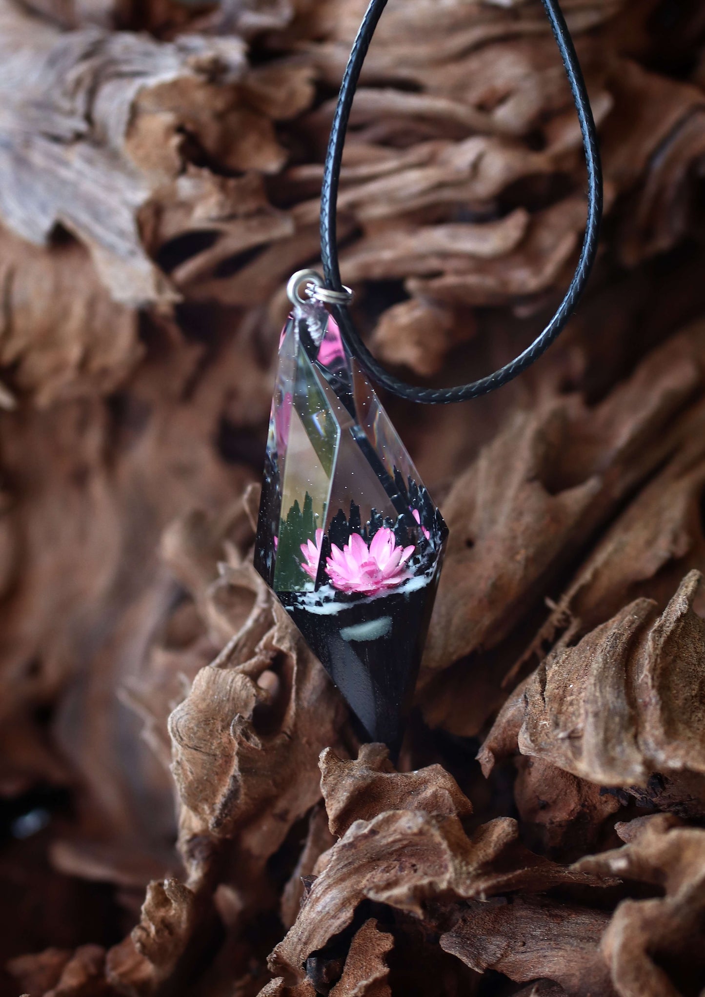 Pink Glixia Rhombus Pendant