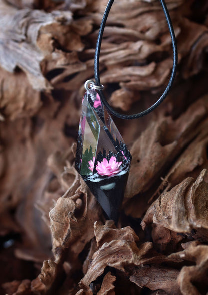 Pink Glixia Rhombus Pendant