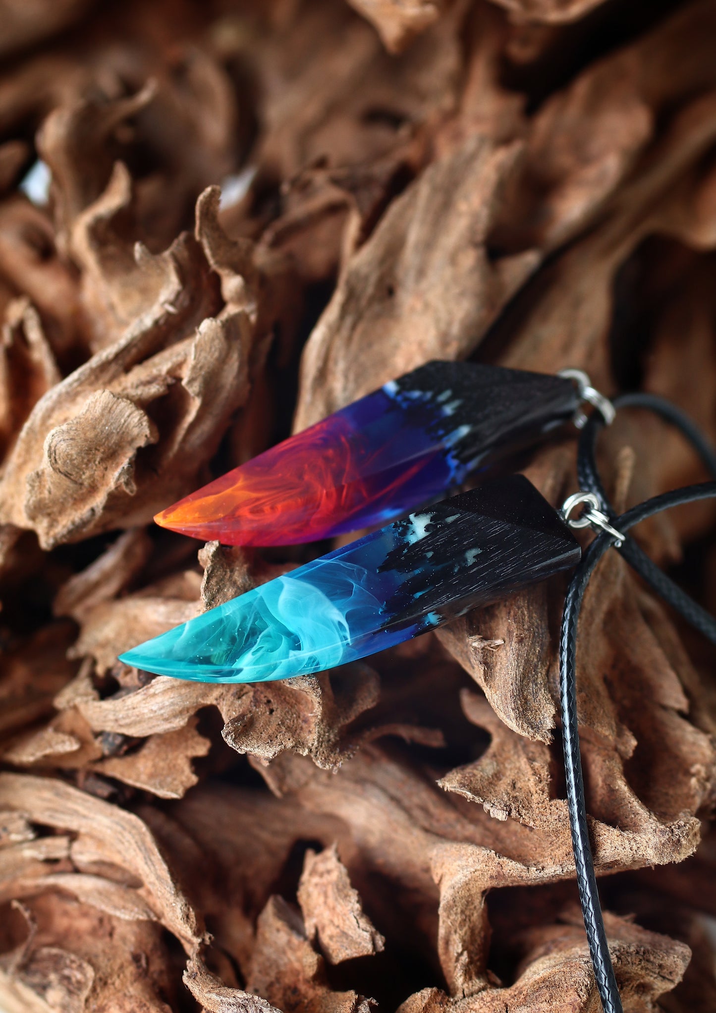 Epoxy resin and wood Couple Nightfall & Northern lights pendant