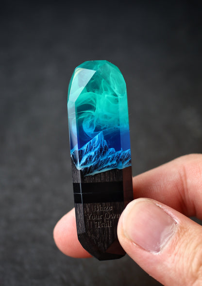 Epoxy resin and wood Northern lights Mountain USB