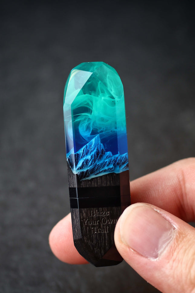 Epoxy resin and wood Northern lights Mountain USB