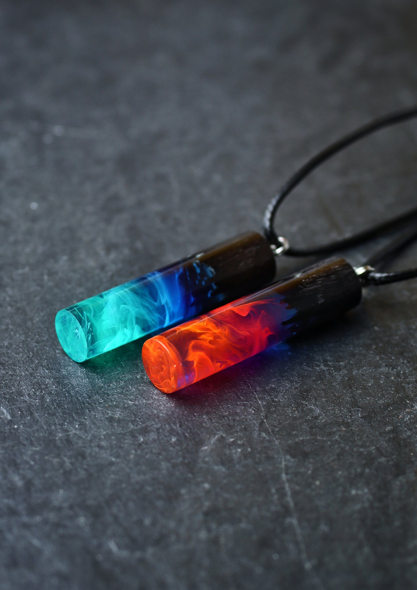 Epoxy resin and wood Northern lights & Nightfall Cylindrical Couple pendant