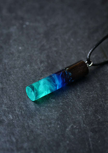 Epoxy resin and wood Northern lights & Nightfall Cylindrical Couple pendant