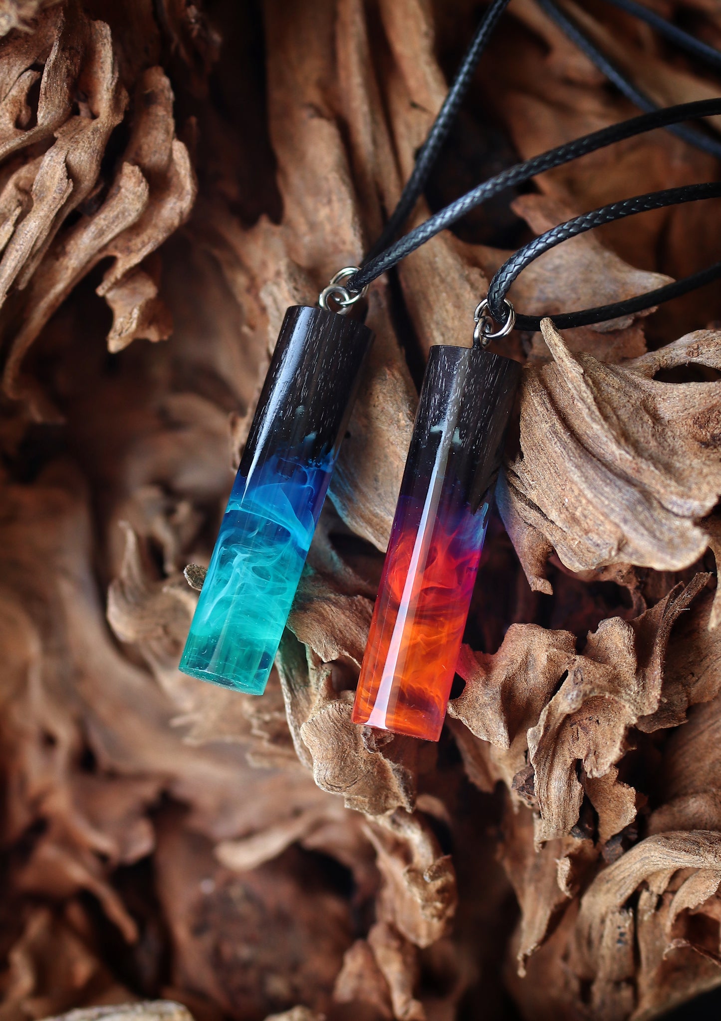 Epoxy resin and wood Northern lights & Nightfall Cylindrical Couple pendant