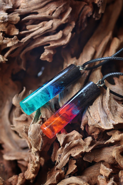 Epoxy resin and wood Northern lights & Nightfall Cylindrical Couple pendant