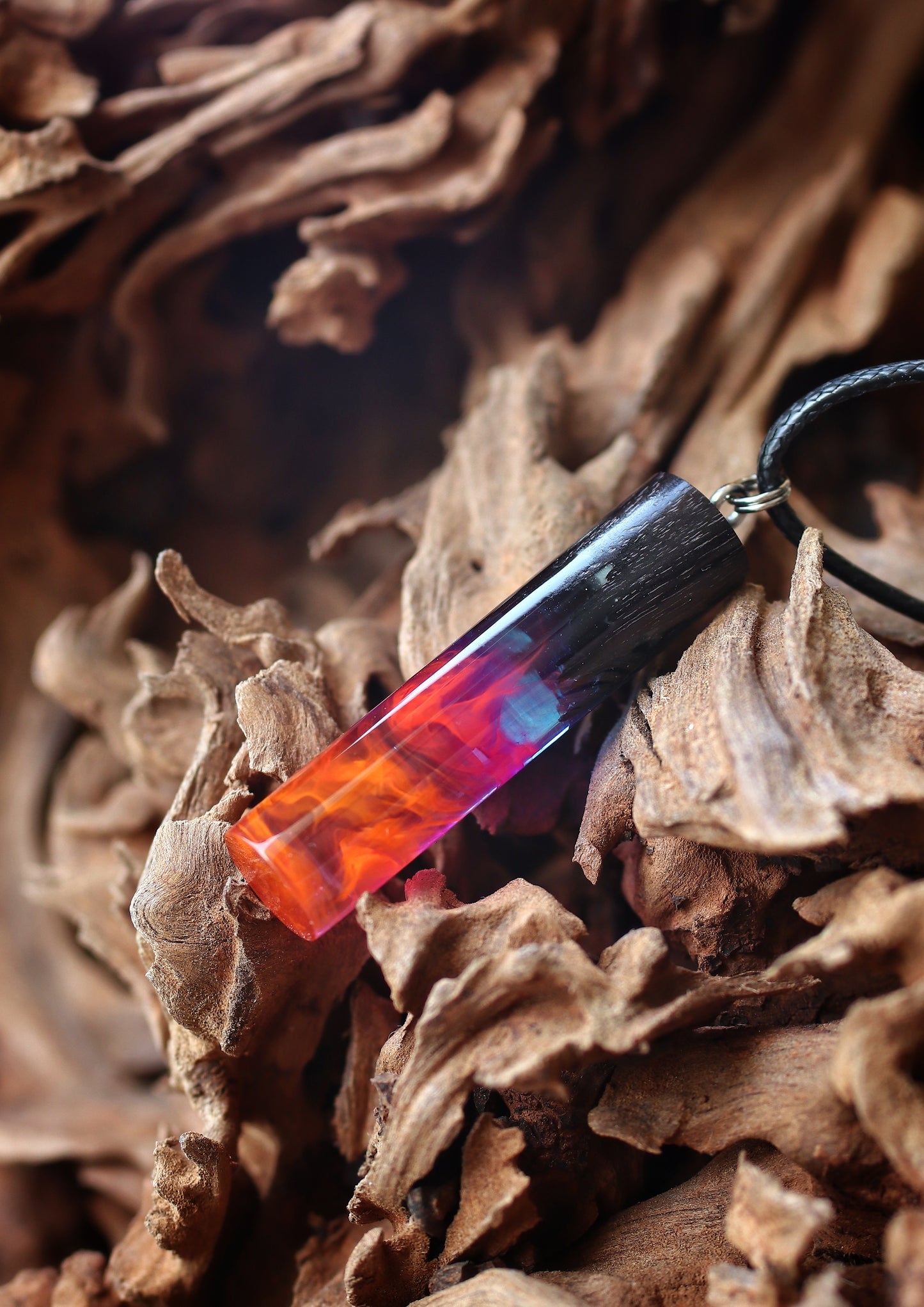 Epoxy resin and wood Northern lights & Nightfall Cylindrical Couple pendant