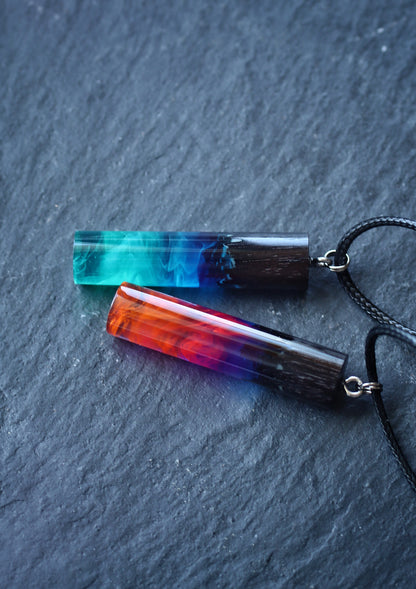 Epoxy resin and wood Northern lights & Nightfall Cylindrical Couple pendant