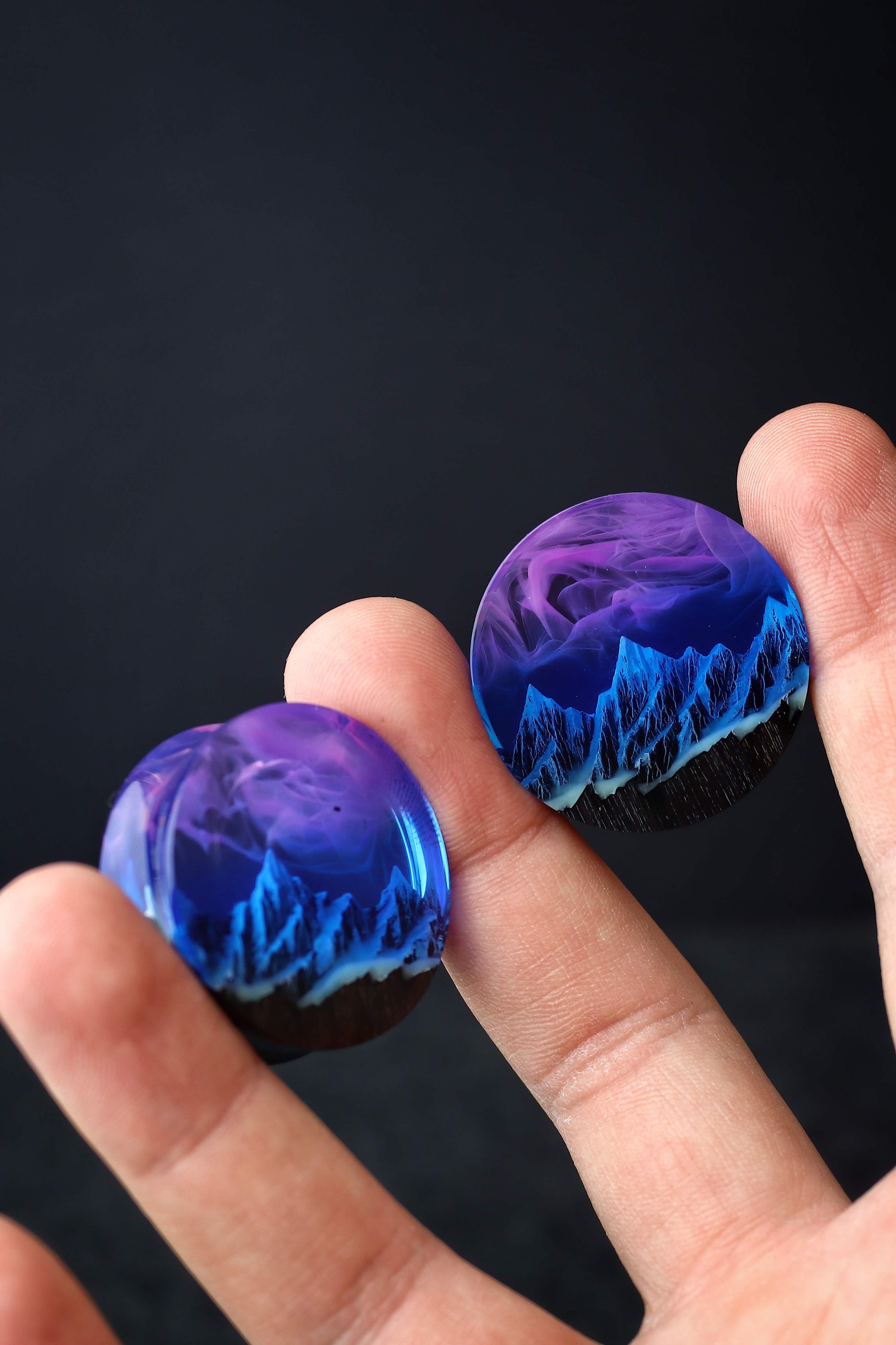 Glow in the dark plug earring Wood resin flesh tunnels Flesh gauge plugs Wood resin ear gauges Double flare tunnels Unique design