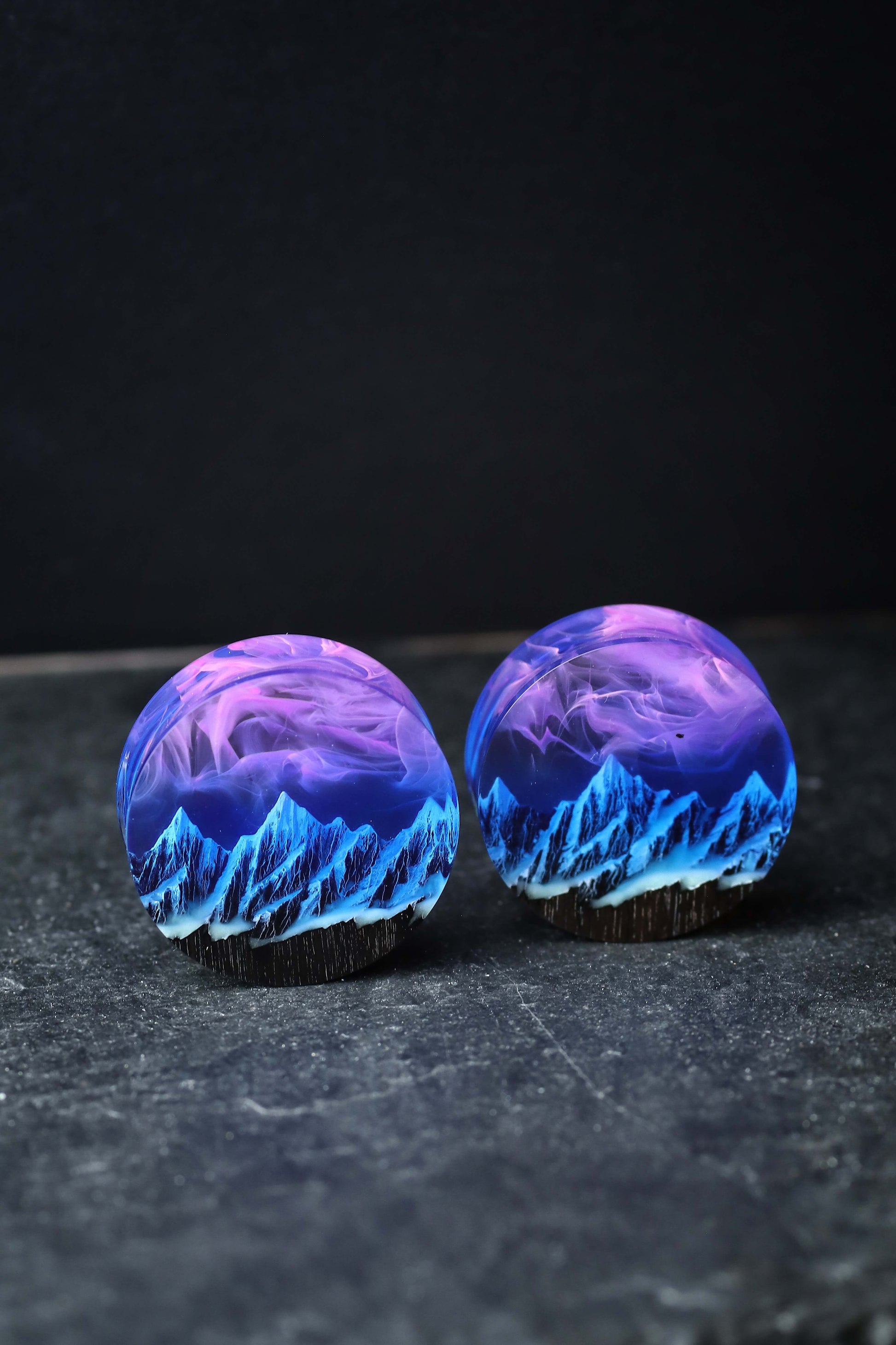 Glow in the dark plug earring Wood resin flesh tunnels Flesh gauge plugs Wood resin ear gauges Double flare tunnels Unique design