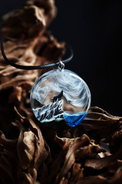 Wolf Mountain Round pendant
