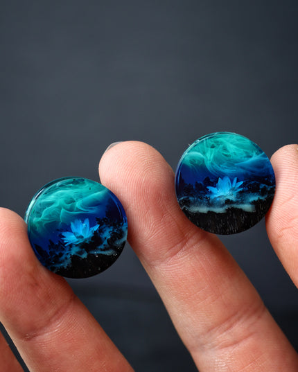 Epoxy resin and wood earring plug Flower Northern lights