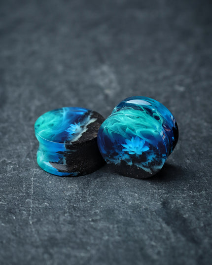 Epoxy resin and wood earring plug Flower Northern lights