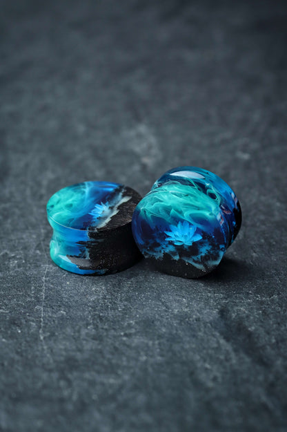 Wood Resin Floral Plug Earrings – Glow-in-Dark Gauges