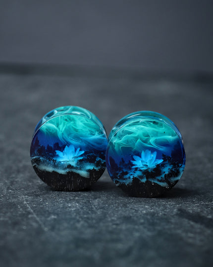 Epoxy resin and wood earring plug Flower Northern lights