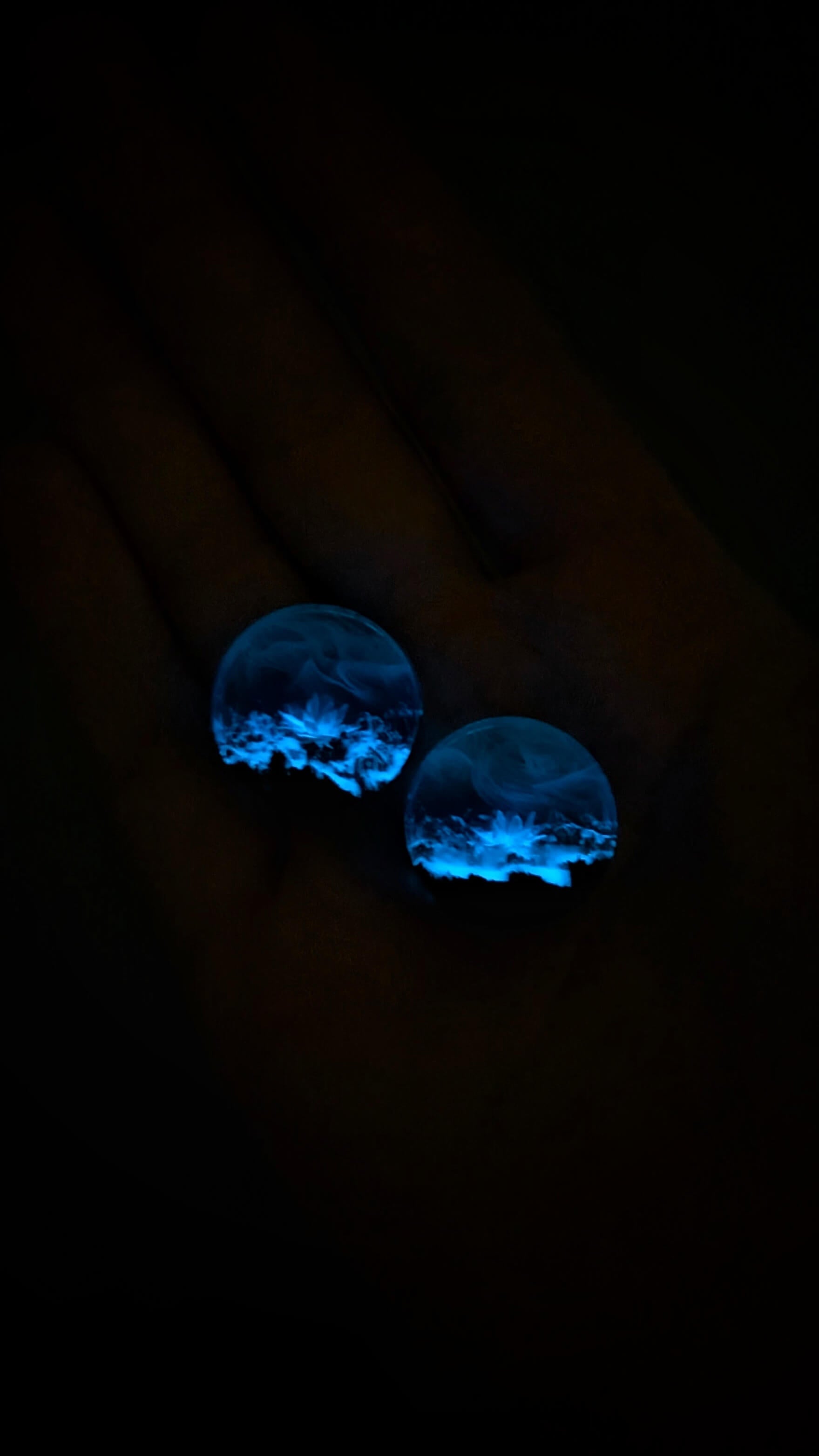 Wood Resin Floral Plug Earrings – Glow-in-Dark Gauges