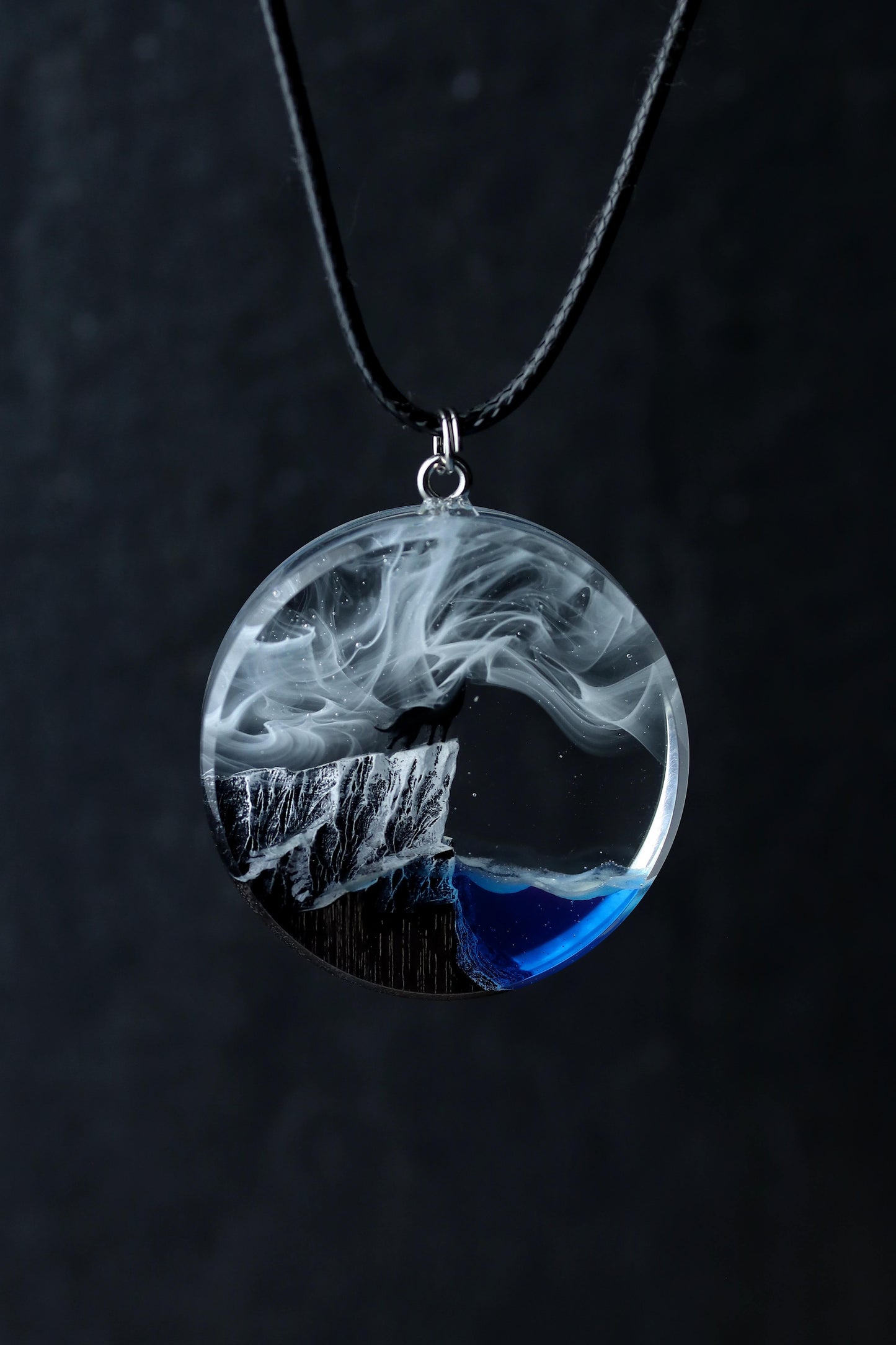 Wolf Mountain Round pendant