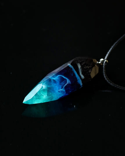 Epoxy resin and wood Northern light Crystal Faceted pendant