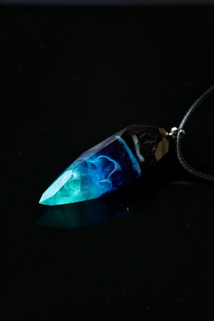 Epoxy resin and wood Northern light Crystal Faceted pendant