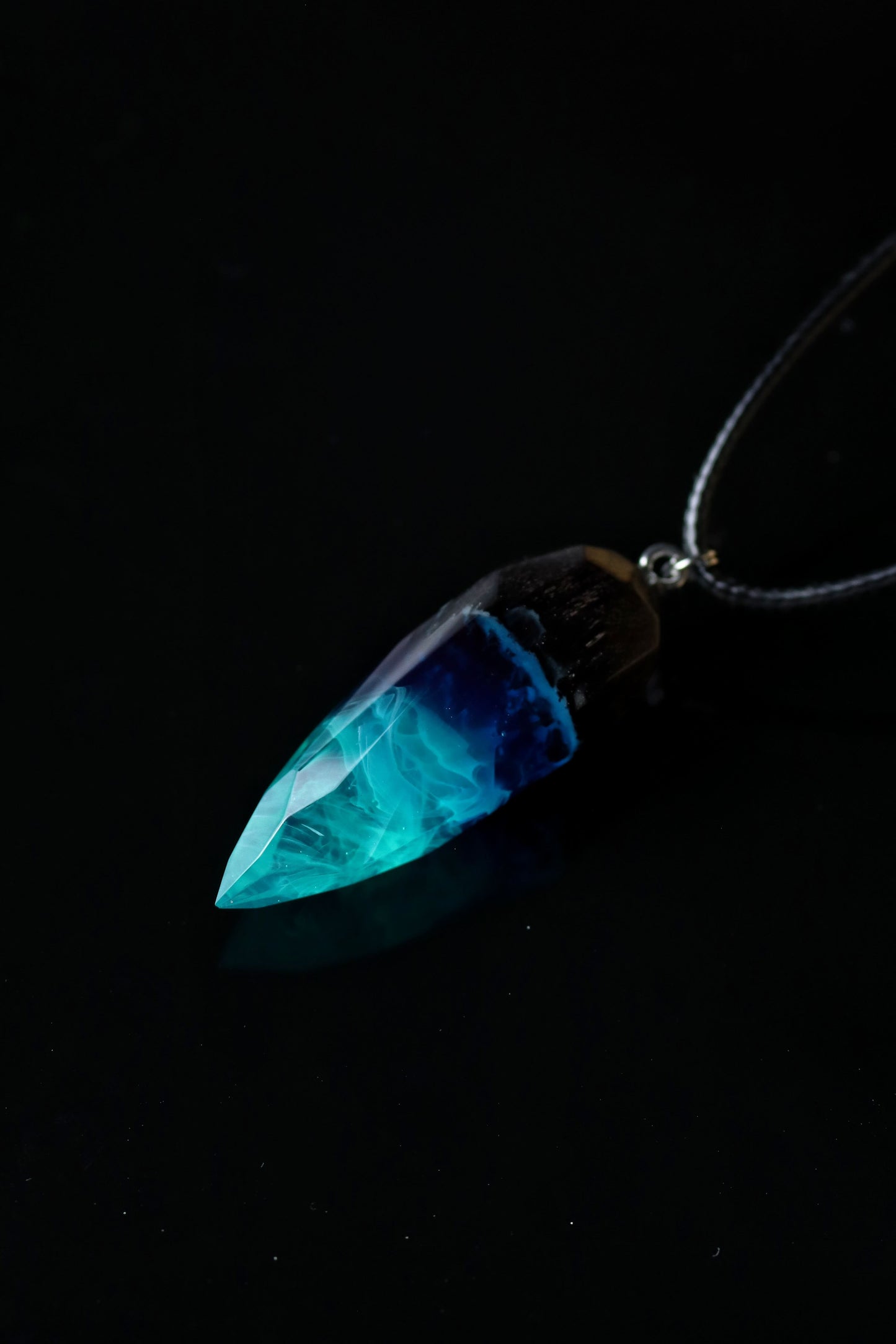 Northern light Faceted Crystal pendant