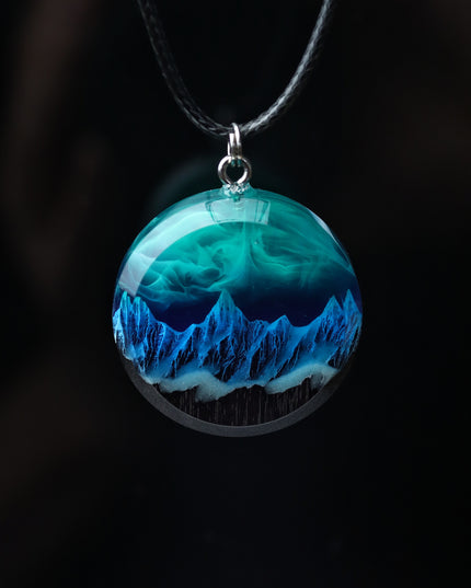 Epoxy resin and wood Northern ligts Mountain Round Faceted pendant