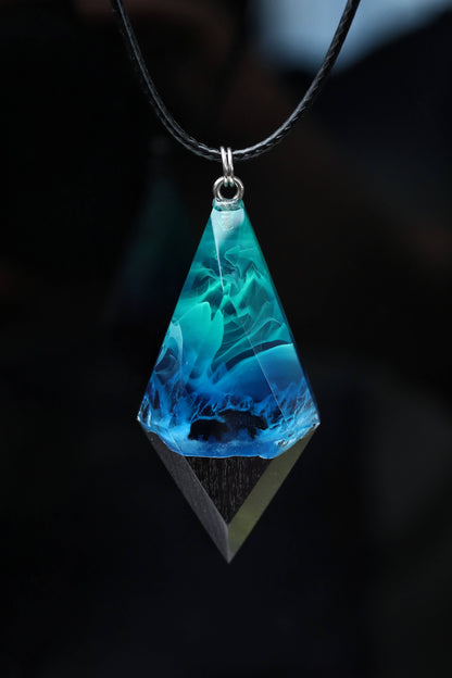 Mountain Panorama Northern lights pendant