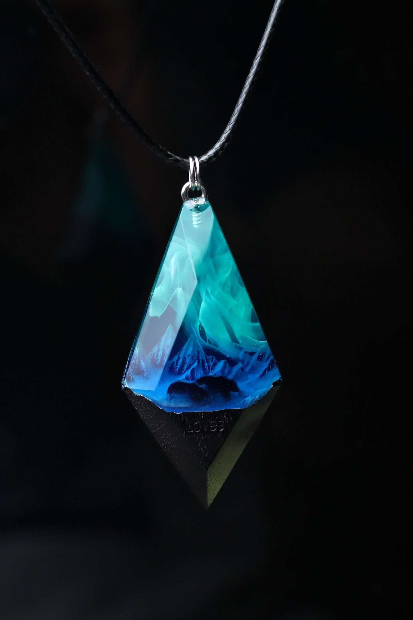 Mountain Panorama Northern lights pendant
