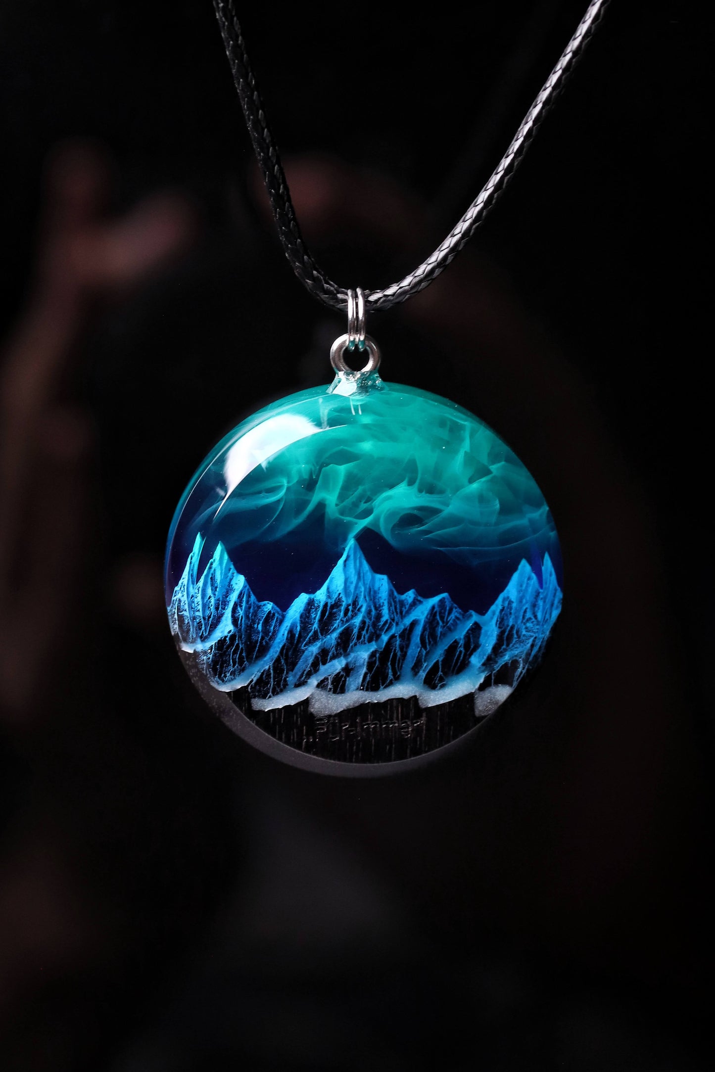 Northern ligts Mountain Round Faceted pendant
