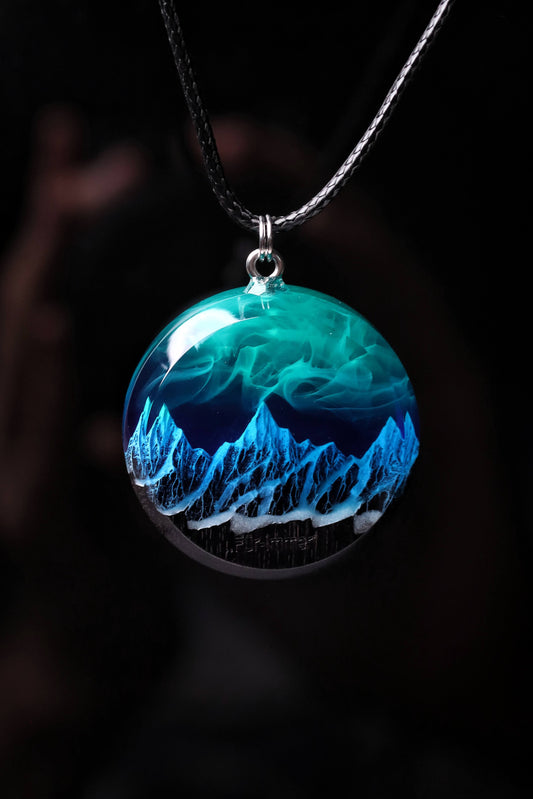 Northern ligts Mountain Round Faceted pendant
