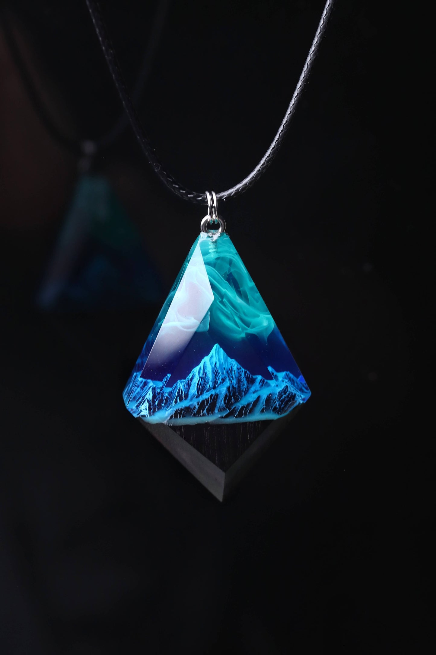 Northern lights Mountain Rhombus pendant