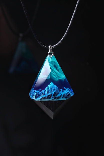 Northern lights Mountain Rhombus pendant
