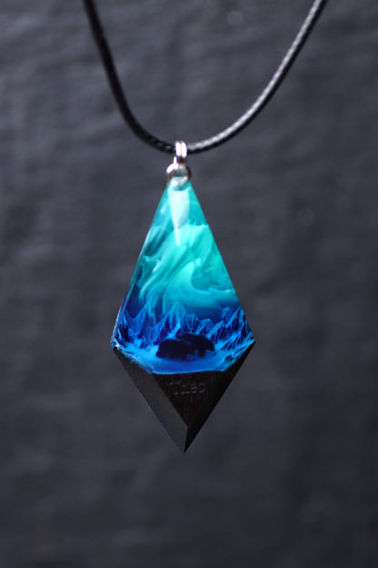 Mountain Panorama Northern lights pendant