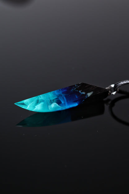 Northern lights Fang pendant