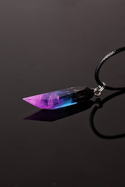 Nighfall light Fang Faceted pendant