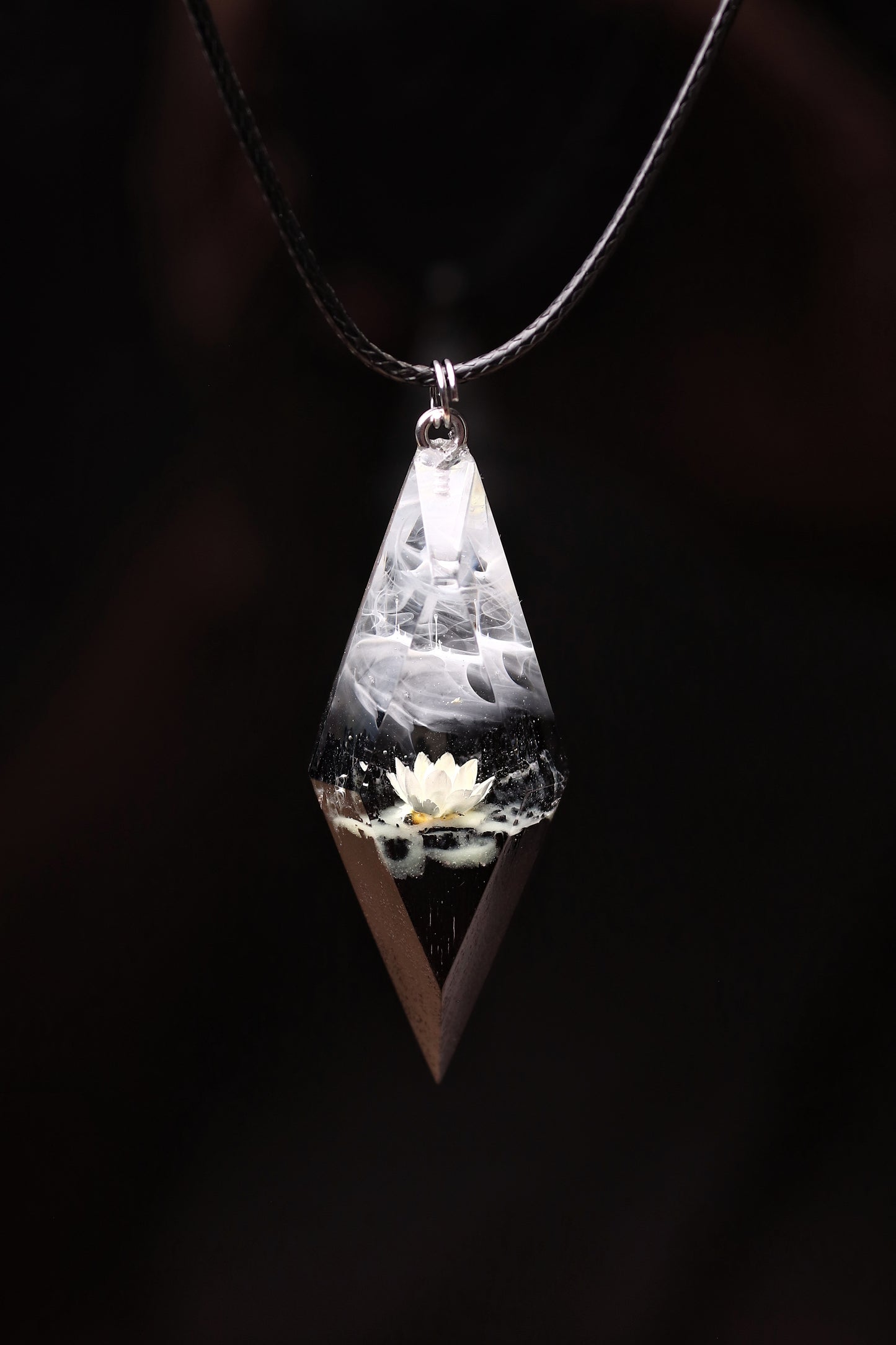White Glixia Rhombus pendant