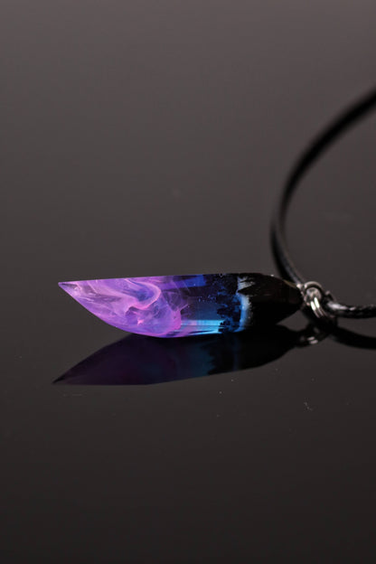 Nighfall light Fang Faceted pendant