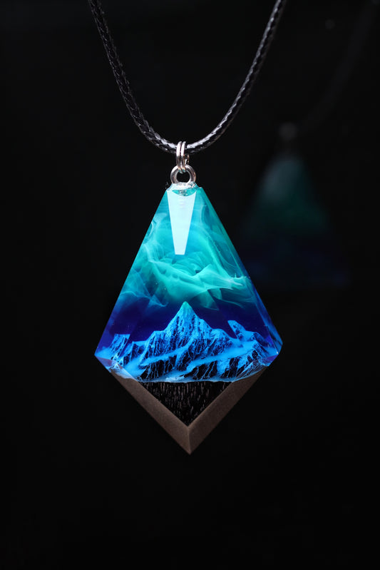 Northern lights Mountain Rhombus pendant