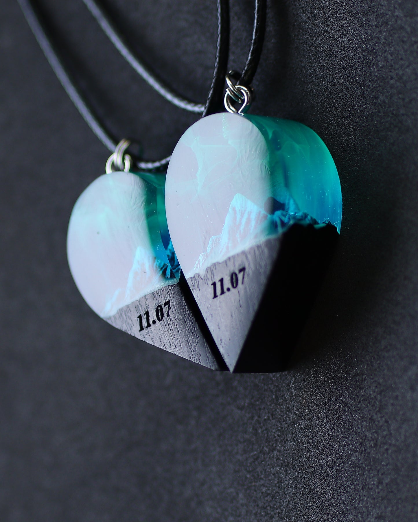 Epoxy resin and wood Couple heart Northern lights Mountain pendant