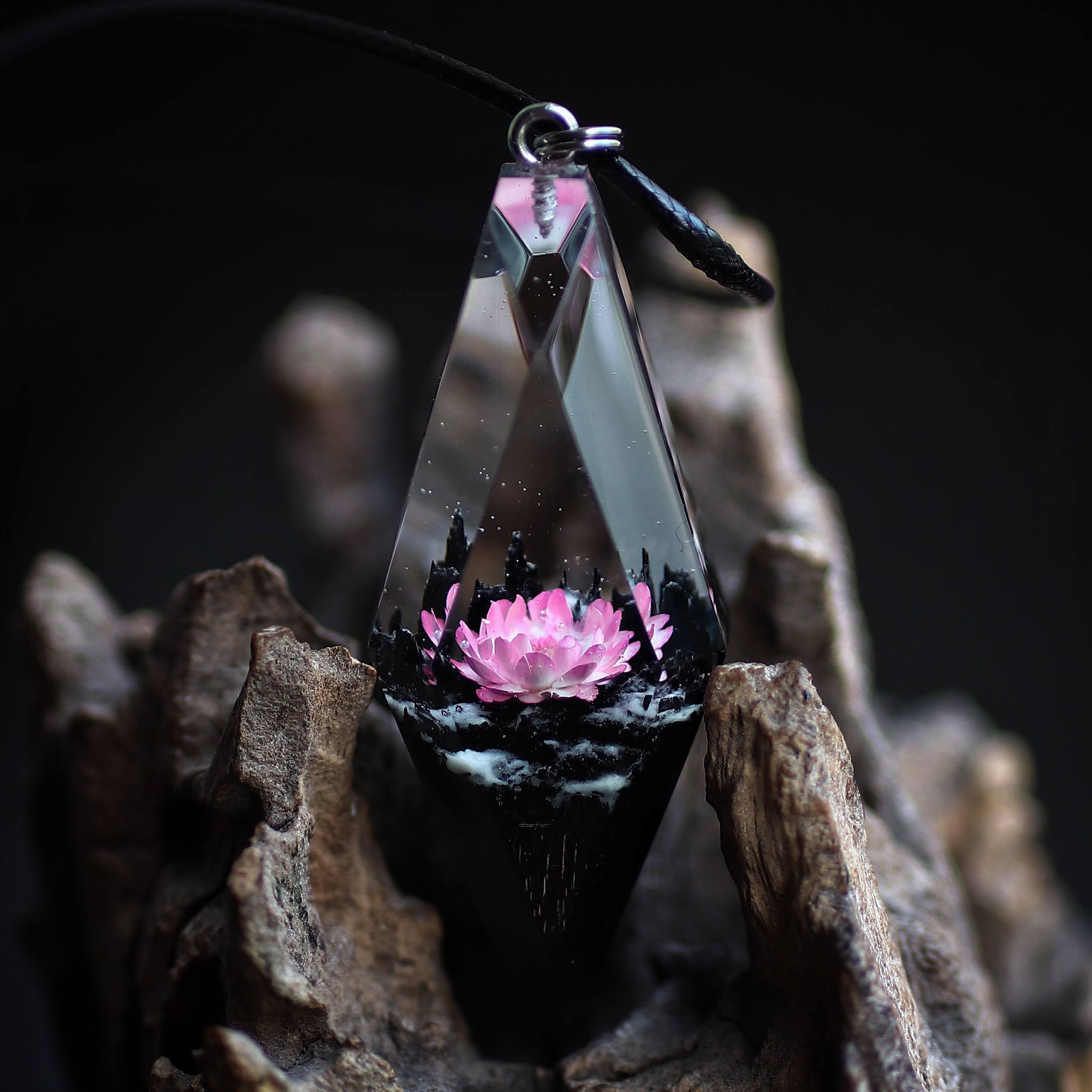 Epoxy resin wood necklace | USB | Mountain necklace | Northern